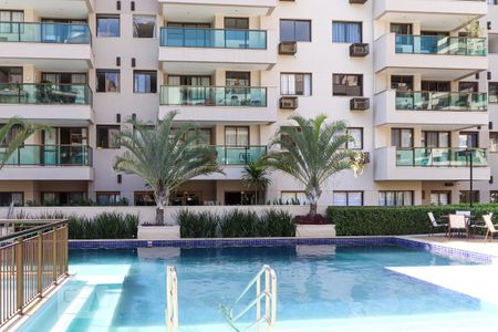 Fachada/Piscina de apartamento para alugar com 2 quartos, 72m² em Recreio dos Bandeirantes, Rio de Janeiro