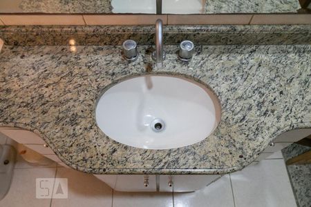 Detalhe do banheiro 2 de casa à venda com 4 quartos, 150m² em Vila Monumento, São Paulo