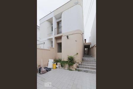 Casa à venda com 130m², 4 quartos e 2 vagasFachada