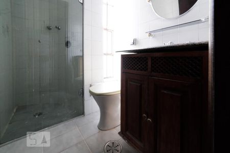 Casa à venda com 130m², 4 quartos e 2 vagasSuíte banheiro