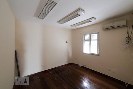 Casa à venda com 130m², 4 quartos e 2 vagasSuíte