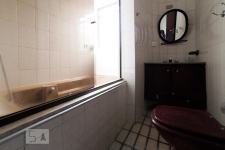 Casa à venda com 130m², 4 quartos e 2 vagasBanheiro