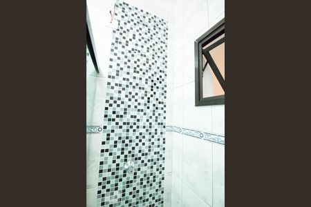 Banheiro  de apartamento para alugar com 2 quartos, 68m² em Vila Eldízia, Santo André