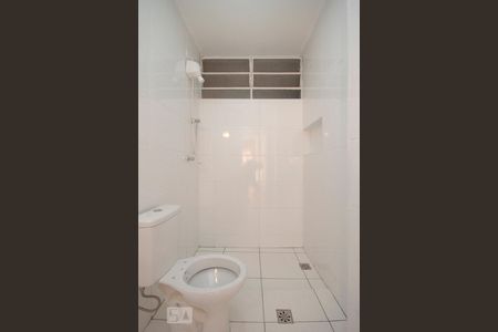 Banheiro de kitnet/studio para alugar com 1 quarto, 39m² em Bela Vista, São Paulo