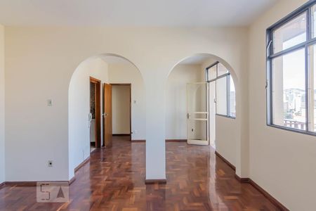 Sala 1 de apartamento para alugar com 3 quartos, 100m² em São Pedro, Belo Horizonte