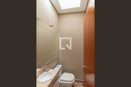 Casa de condomínio à venda com 265m², 4 quartos e 2 vagasLavabo