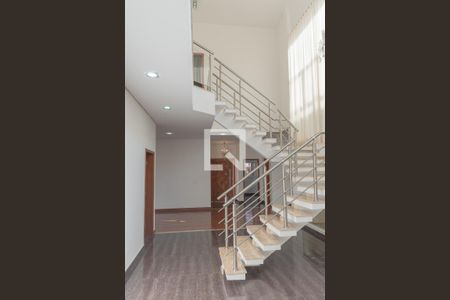 Casa de condomínio à venda com 265m², 4 quartos e 2 vagasSala