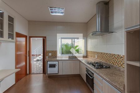 Casa de condomínio à venda com 265m², 4 quartos e 2 vagasCozinha