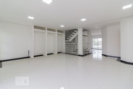 Sala de casa para alugar com 4 quartos, 400m² em Vila Rosália, Guarulhos