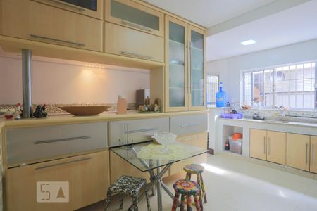 Casa à venda com 300m², 5 quartos e 3 vagasCozinha