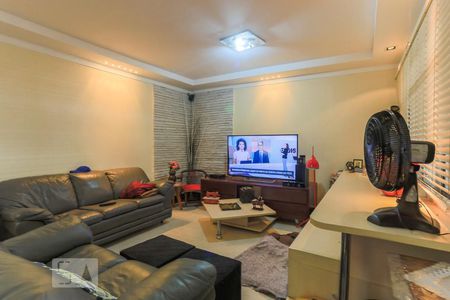 Sala de Estar de casa à venda com 5 quartos, 300m² em Vila Monumento, São Paulo