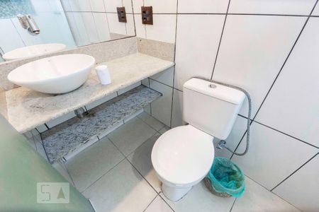 Casa de condomínio à venda com 85m², 2 quartos e 1 vagaBanheiro social