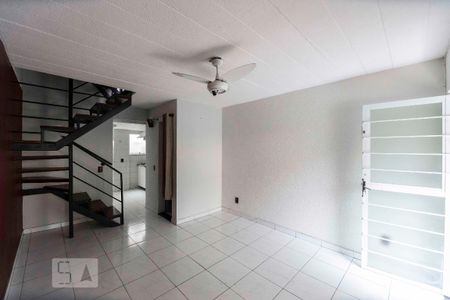 Casa de condomínio à venda com 85m², 2 quartos e 1 vagaSala