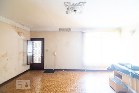 Casa à venda com 250m², 3 quartos e 5 vagasSala