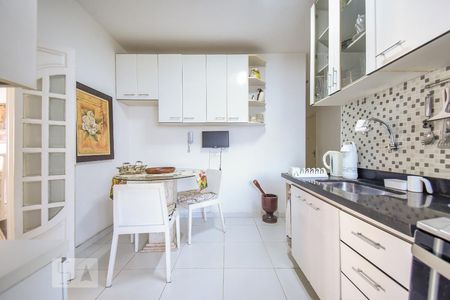 Apartamento à venda com 90m², 3 quartos e 1 vaga Apartamento à venda com 90m², 3 quartos e 1 vagaCozinha