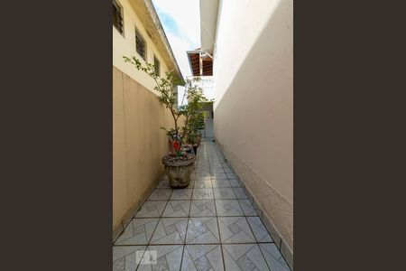 Casa à venda com 180m², 3 quartos e 2 vagasCorredor