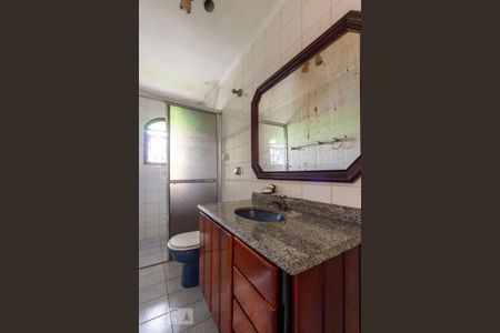 Casa à venda com 180m², 3 quartos e 2 vagasBanheiro Quarto 3 - Suíte