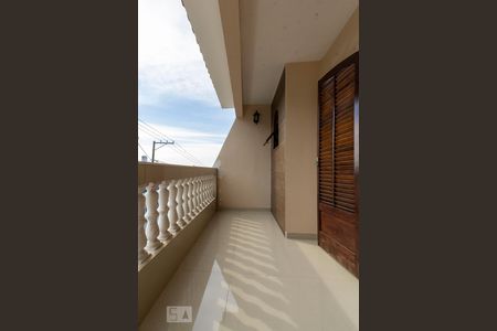 Casa à venda com 180m², 3 quartos e 2 vagasVaranda Quarto 3 - Suíte