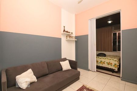Sala. de apartamento à venda com 1 quarto, 50m² em Copacabana, Rio de Janeiro