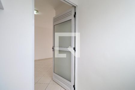 Cozinha e Área de Serviço de apartamento para alugar com 2 quartos, 48m² em Vila Anastácio, São Paulo