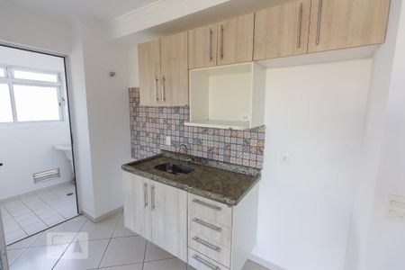 Cozinha de apartamento para alugar com 2 quartos, 48m² em Vila Anastácio, São Paulo