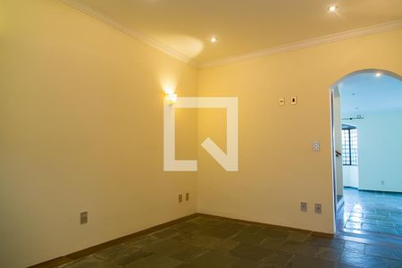 Sala 2 de casa à venda com 3 quartos, 260m² em Conjunto Residencial Jardim Canaã, São Paulo