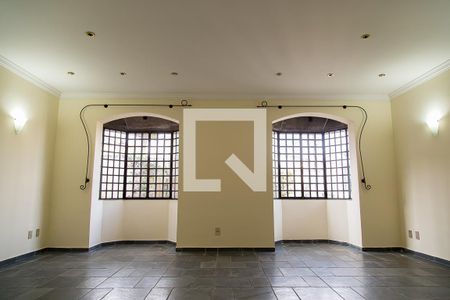 Sala de Estar de casa à venda com 3 quartos, 260m² em Conjunto Residencial Jardim Canaã, São Paulo