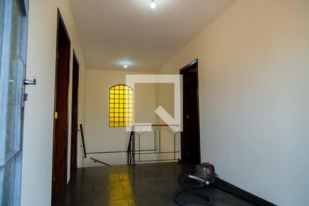 Hall dos quartos  de casa à venda com 3 quartos, 260m² em Conjunto Residencial Jardim Canaã, São Paulo