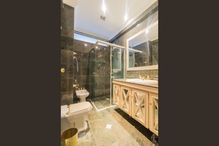 Apartamento à venda com 340m², 3 quartos e 3 vagas Apartamento à venda com 340m², 3 quartos e 3 vagasBanheiro da suíte 1