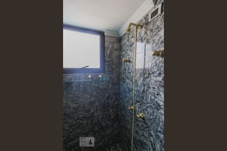 Apartamento à venda com 340m², 3 quartos e 3 vagas Apartamento à venda com 340m², 3 quartos e 3 vagasChuveiro da suíte 2
