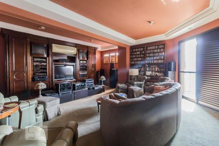 Sala de televisão de apartamento à venda com 3 quartos, 340m² em Centro, Guarulhos