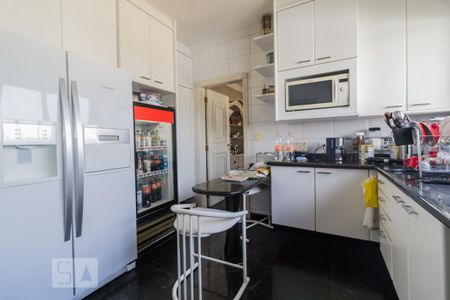 Cozinha de apartamento à venda com 3 quartos, 340m² em Centro, Guarulhos