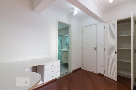 Apartamento à venda com 150m², 2 quartos e 3 vagasHall Quartos