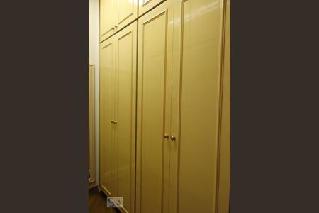 Apartamento à venda com 220m², 3 quartos e 3 vagasCloset