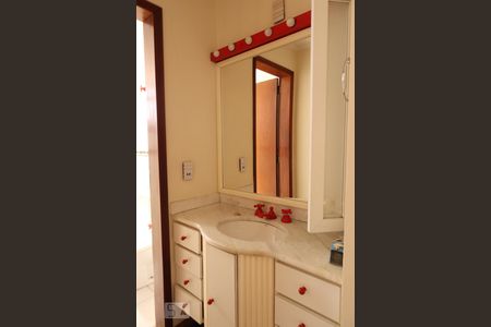 Apartamento à venda com 220m², 3 quartos e 3 vagasBanheiro