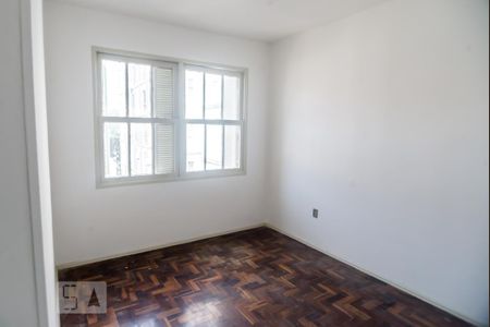 Quarto 2 de apartamento para alugar com 2 quartos, 75m² em Rio Branco, Porto Alegre