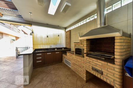 Casa à venda com 460m², 5 quartos e 5 vagas Casa à venda com 460m², 5 quartos e 5 vagasVaranda Gourmet