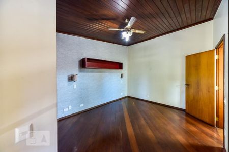Casa à venda com 460m², 5 quartos e 5 vagas Casa à venda com 460m², 5 quartos e 5 vagasSuíte 5