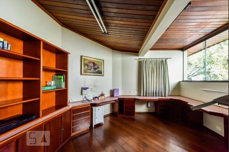 Casa à venda com 460m², 5 quartos e 5 vagas Casa à venda com 460m², 5 quartos e 5 vagasQuarto Reversível