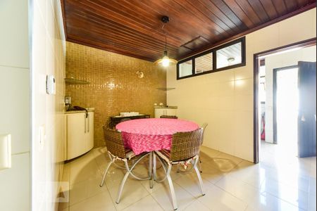 Casa à venda com 460m², 5 quartos e 5 vagas Casa à venda com 460m², 5 quartos e 5 vagasSala de Almoço