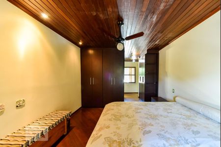 Casa à venda com 460m², 5 quartos e 5 vagas Casa à venda com 460m², 5 quartos e 5 vagasSuíte 4