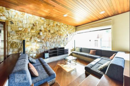 Casa à venda com 460m², 5 quartos e 5 vagas Casa à venda com 460m², 5 quartos e 5 vagasSala