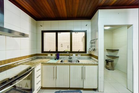 Casa à venda com 460m², 5 quartos e 5 vagas Casa à venda com 460m², 5 quartos e 5 vagasCozinha