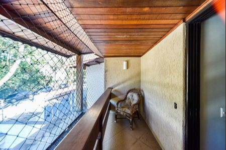 Casa à venda com 460m², 5 quartos e 5 vagas Casa à venda com 460m², 5 quartos e 5 vagasVaranda da Suíte 5