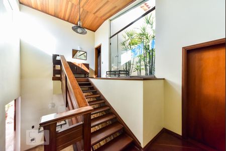 Casa à venda com 460m², 5 quartos e 5 vagas Casa à venda com 460m², 5 quartos e 5 vagasHall das Suítes