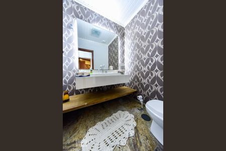 Casa à venda com 460m², 5 quartos e 5 vagas Casa à venda com 460m², 5 quartos e 5 vagasLavabo