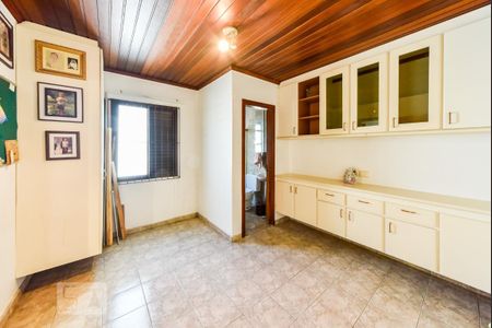 Casa à venda com 460m², 5 quartos e 5 vagas Casa à venda com 460m², 5 quartos e 5 vagasQuarto de Serviço