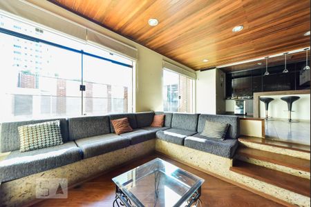 Casa à venda com 460m², 5 quartos e 5 vagas Casa à venda com 460m², 5 quartos e 5 vagasSala