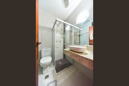 Casa à venda com 460m², 5 quartos e 5 vagas Casa à venda com 460m², 5 quartos e 5 vagasBanheiro da Suíte 3