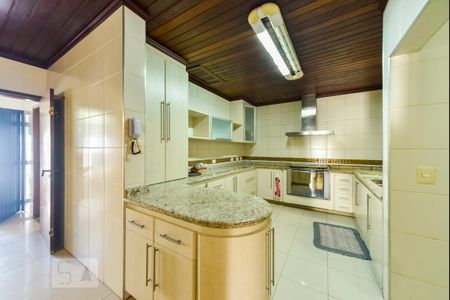 Casa à venda com 460m², 5 quartos e 5 vagas Casa à venda com 460m², 5 quartos e 5 vagasCozinha